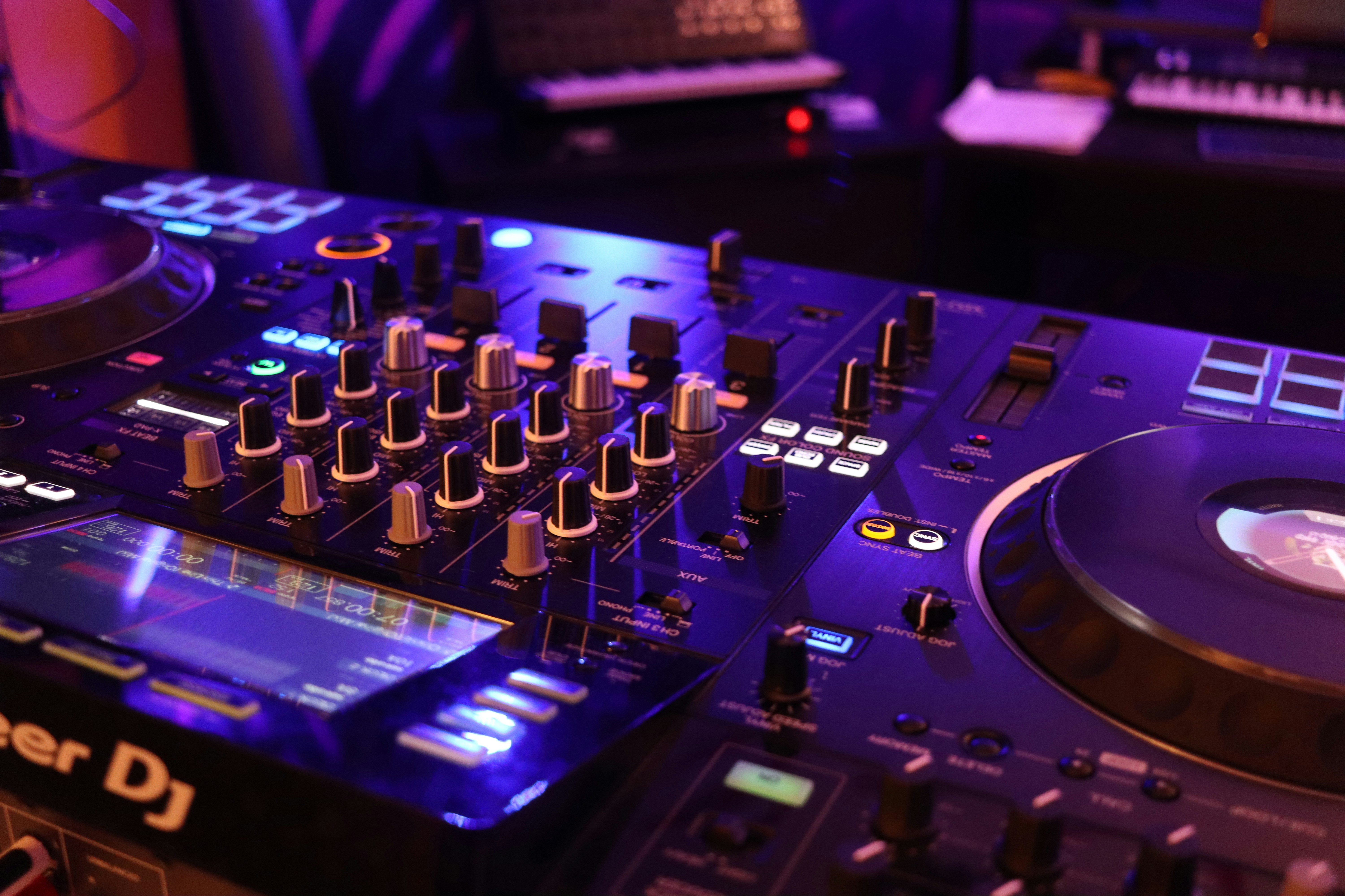 DJ Profesional